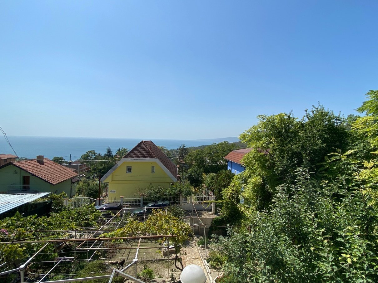 2 semi-detached houses in Balchik with a sea view