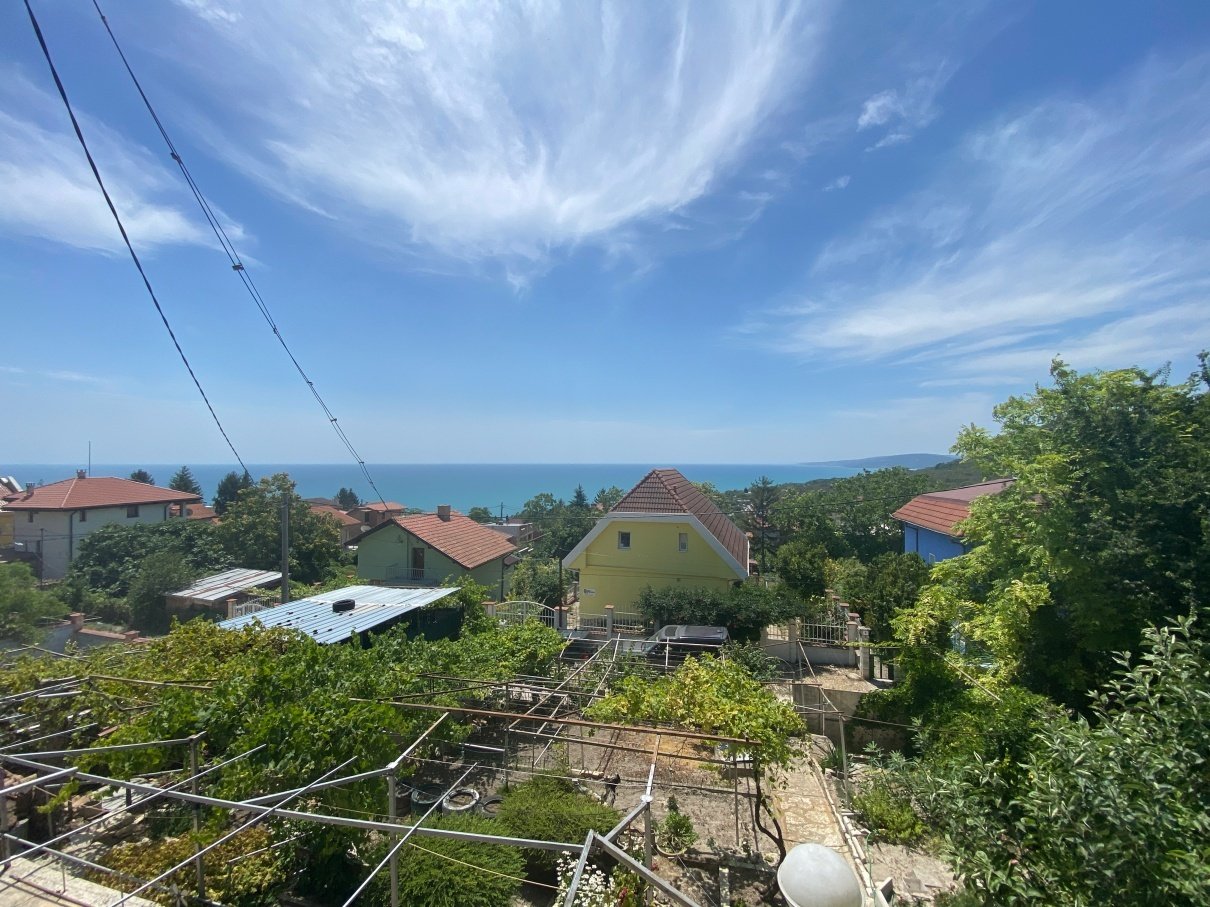 2 semi-detached houses in Balchik with a sea view