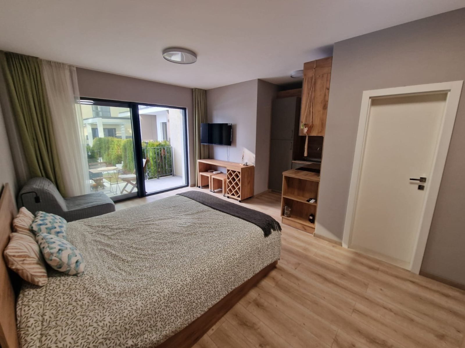 Fully furnished studio with a beautiful view of the sea and the pool in a new, luxurious complex – Open Sea Residence, Byala, Bulgaria