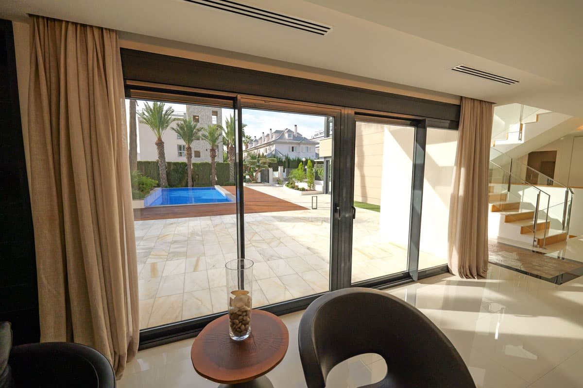 Exklusive Villa, 100 m vom Meer entfernt, mit Schwimmbad, Torrevieja