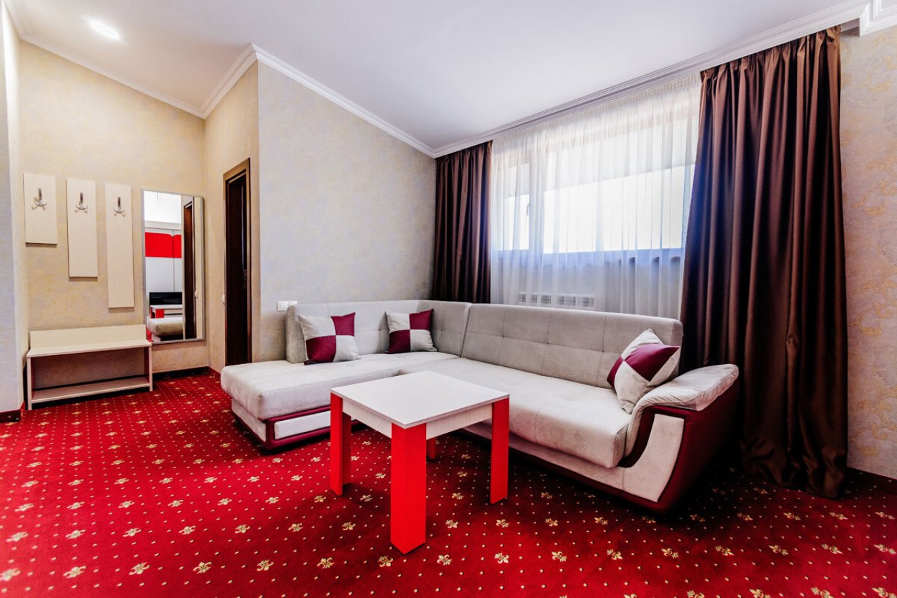 hotel-alisa-apartment-living-room-3