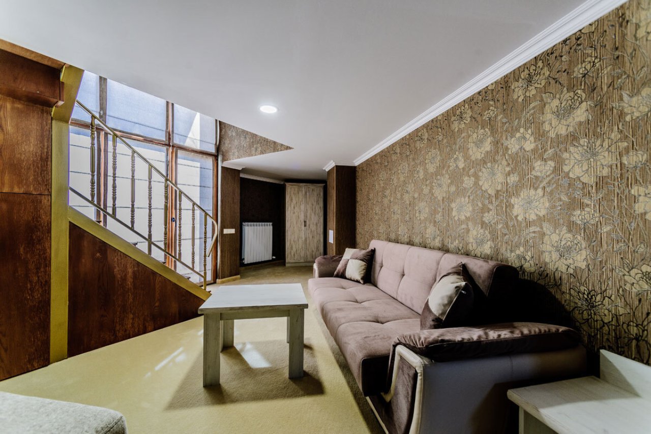 hotel-alisa-mezonet-2-living-room-1