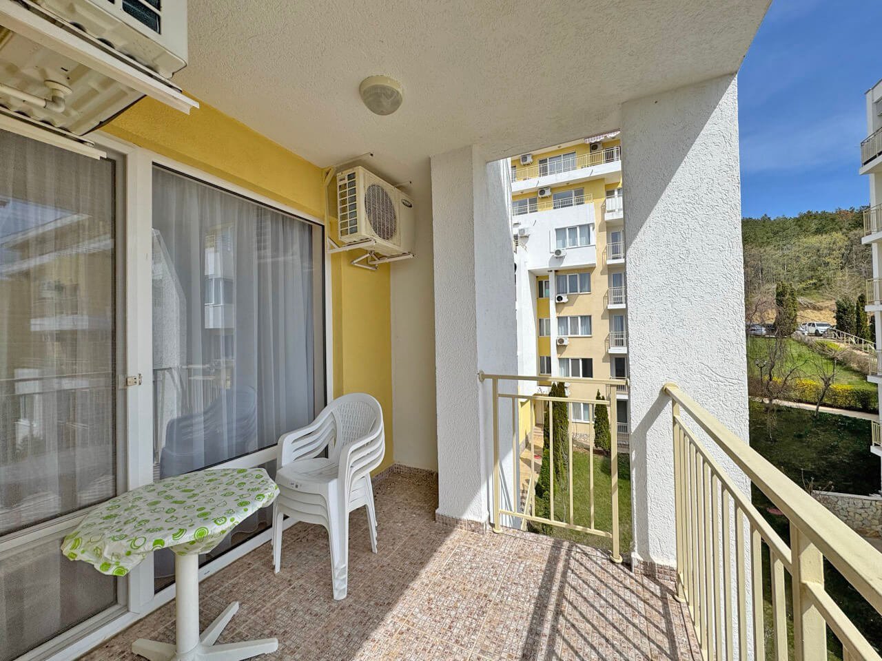 Two-room apartment with sea view in the Crown Fort complex in Sveti Vlas, Bulgaria