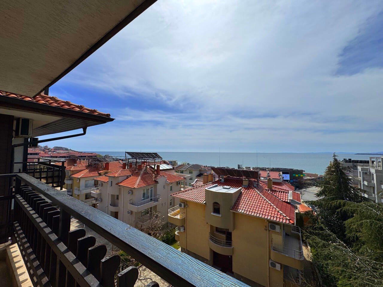 Three-room apartment with sea view in the Centaur complex in Sveti Vlas, Bulgaria