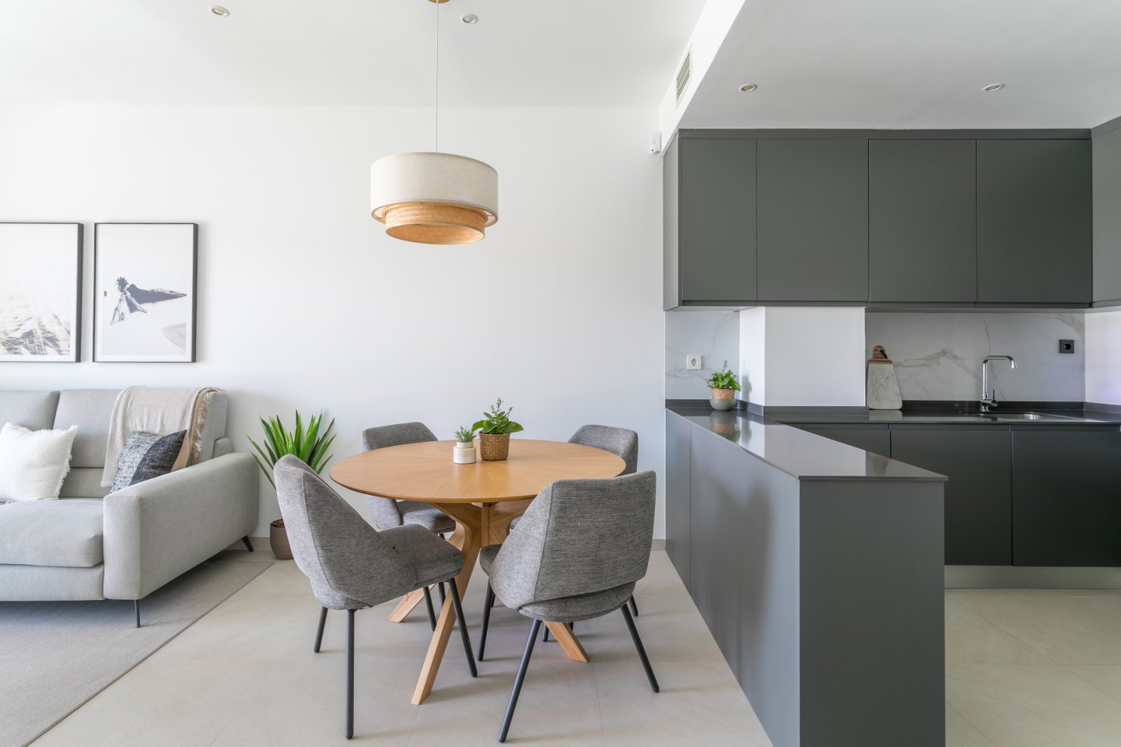 Modern apartment on the 1st floor with terrace 1 km from the sea Torrevieja
