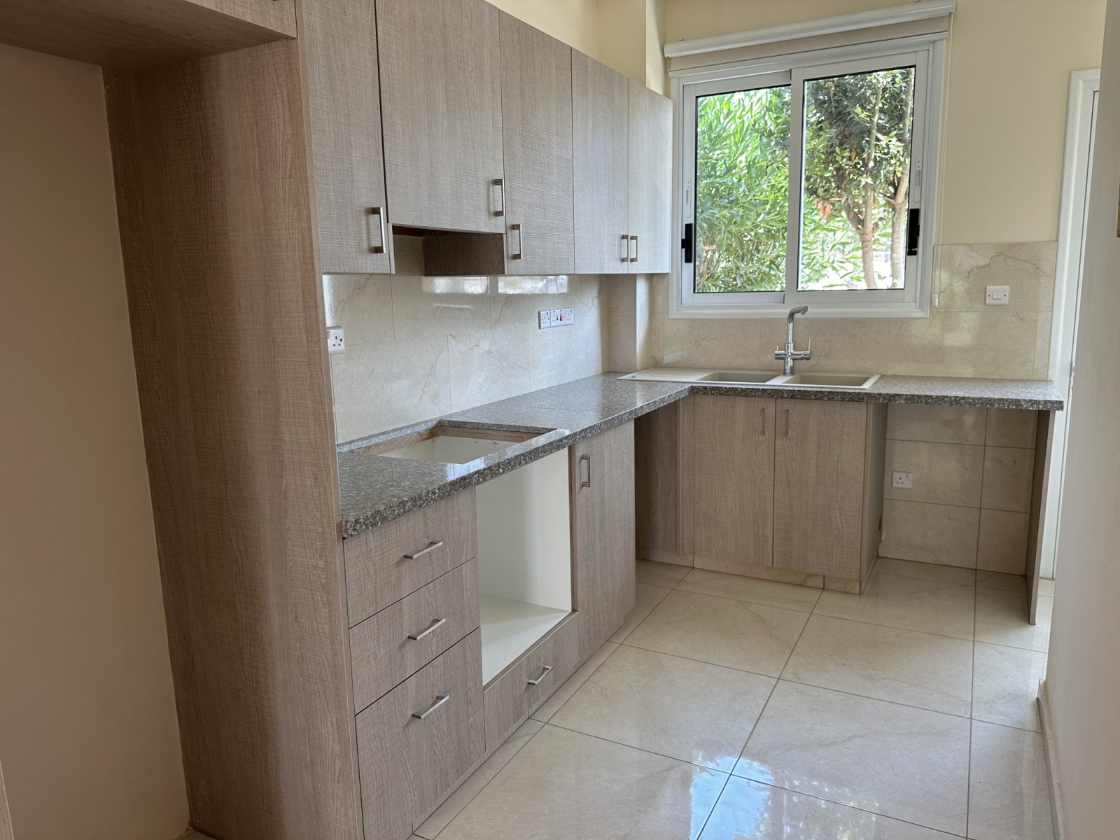 Modern 3-bedroom villa 400 m from the beach in the prestigious location of Tombs of the Kings, Paphos