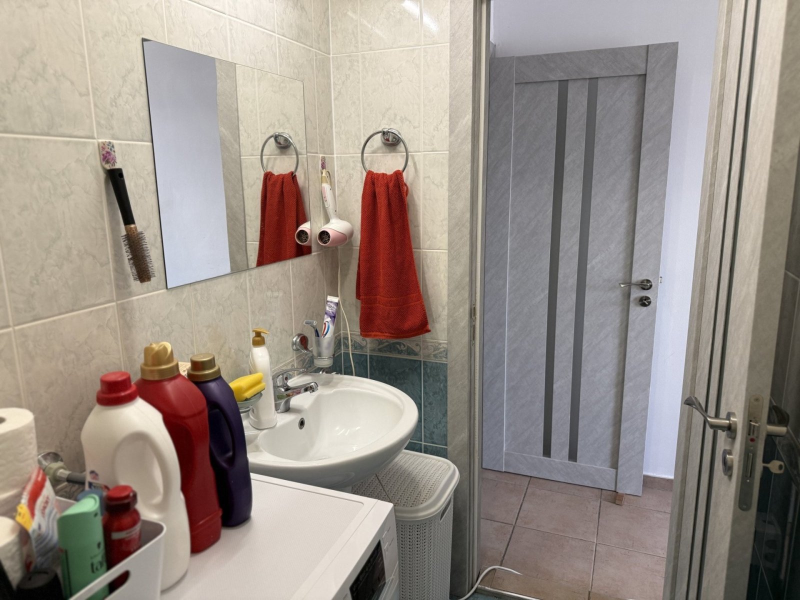 Spacious three-room apartment with two bedrooms and two terraces in the Summer Dreams complex, in a prime location at the Sunny Beach resort in Bulgaria.