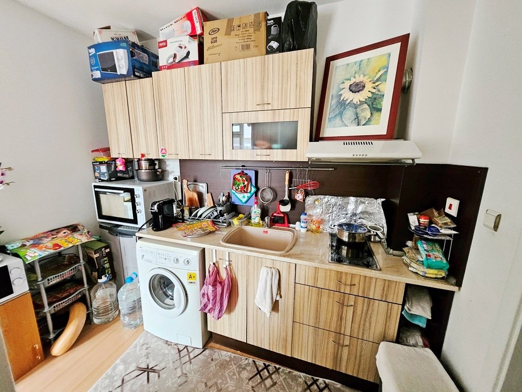 Bright 1-Bedroom Apartment with Large Balcony in Sunny Day 5