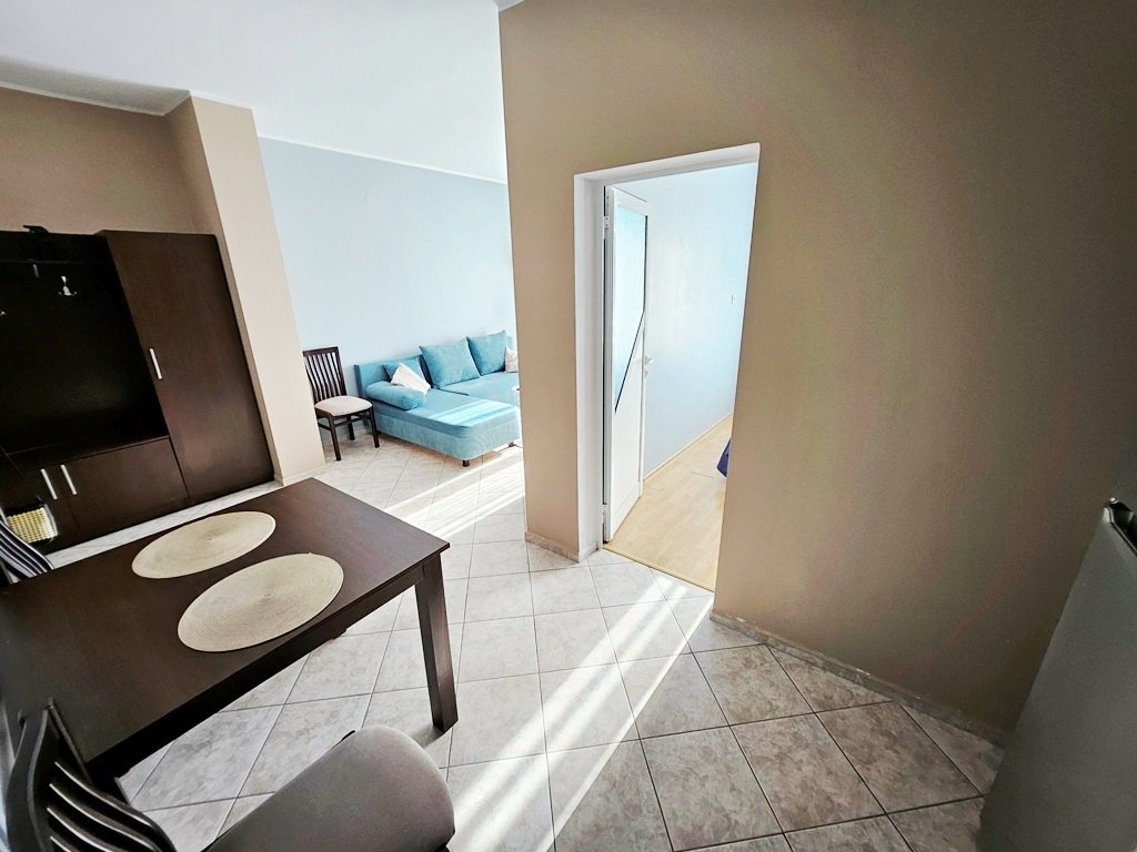 Spacious 1-Bedroom Apartment with Pool in Pirop City