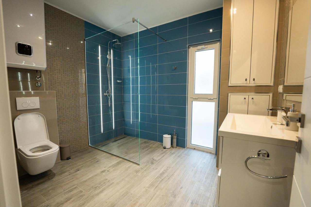 Elegant villa with panoramic sea views and private pool in Podstrana