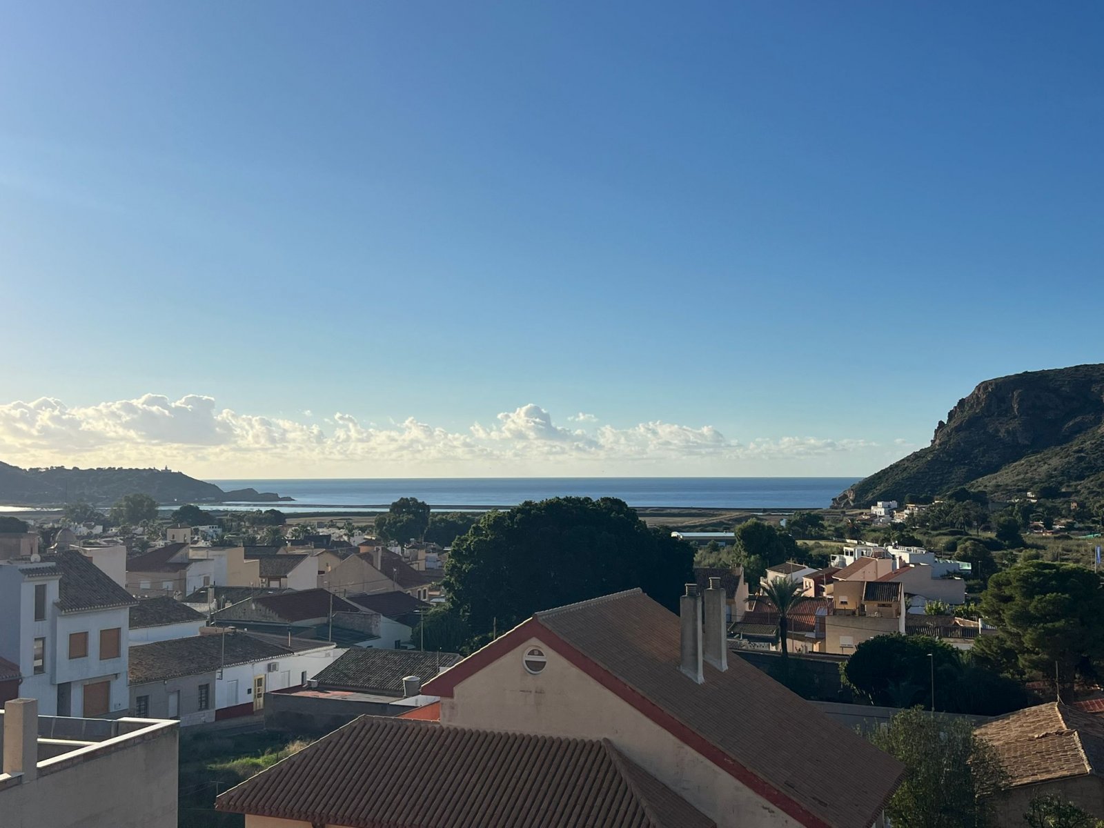 Modern townhouses, 2 km from the sea with swimming pool and garage, Portman