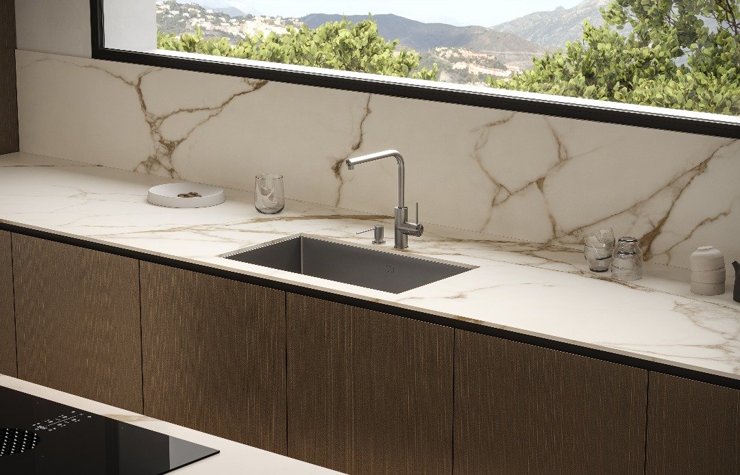 Exclusive apartment, sea and pool views, Benahavís