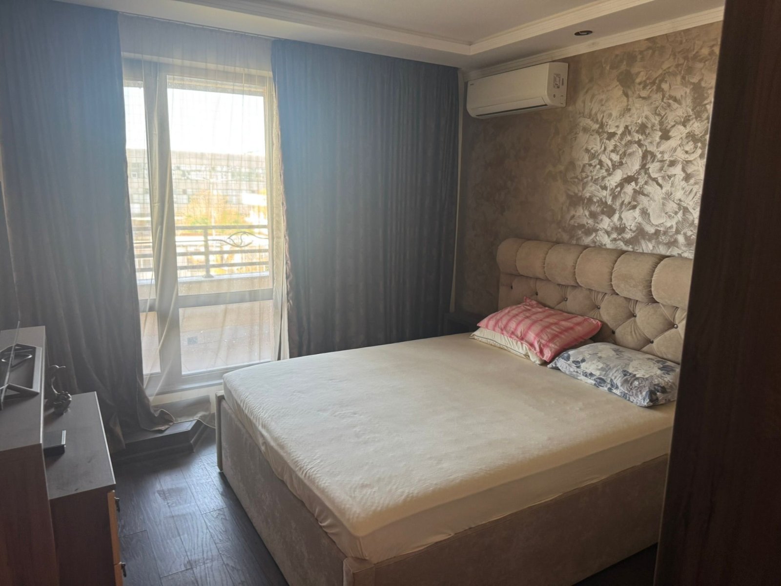3-room apartment for long-term rent starting from 1 year in Burgas, Bulgaria