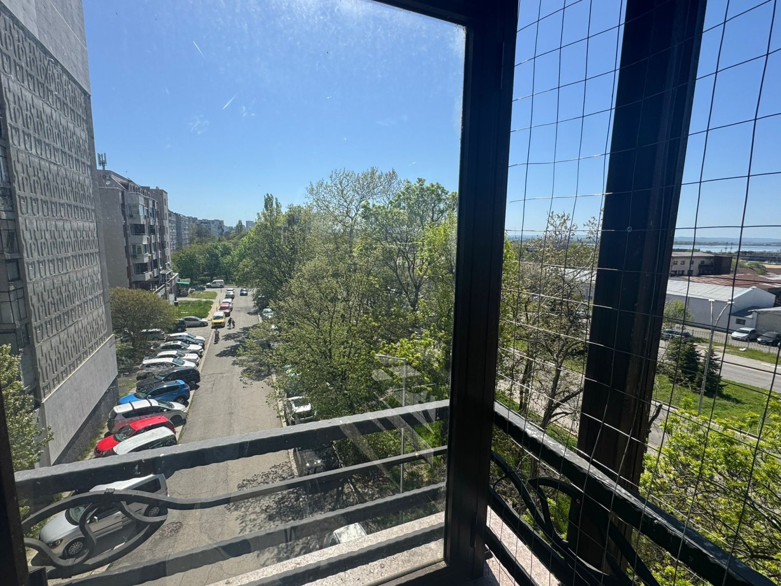 3-room apartment for long-term rent starting from 1 year in Burgas, Bulgaria