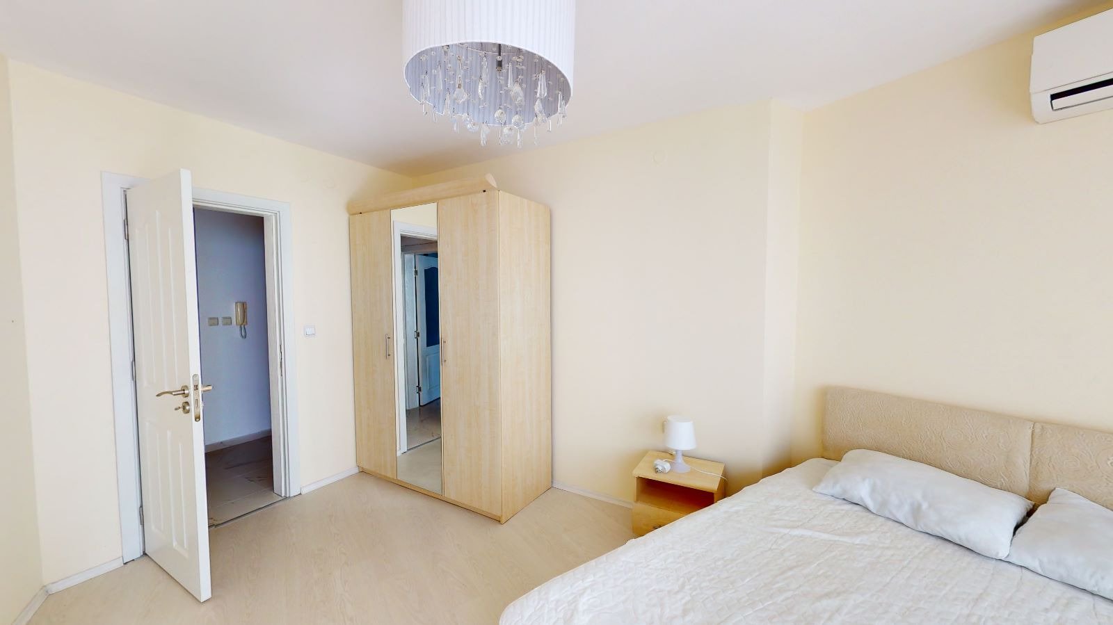 Geräumiges Apartment mit zwei Schlafzimmern und Panoramablick auf das Meer im Privilege Fort Beach Komplex
