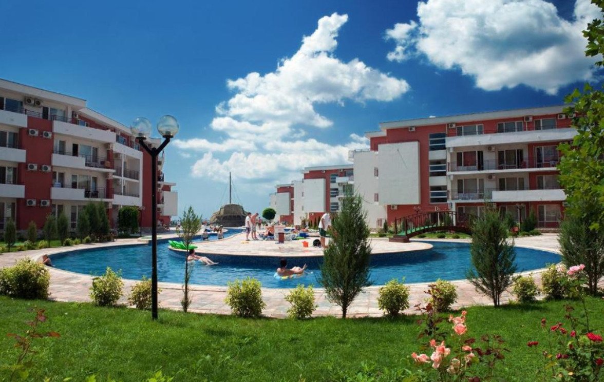 Geräumiges Apartment mit zwei Schlafzimmern und Panoramablick auf das Meer im Privilege Fort Beach Komplex