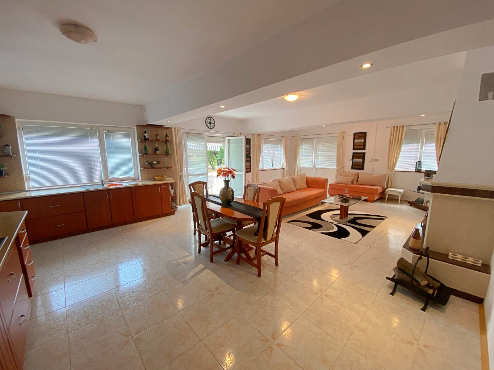 Huge house 20 min from Balchik and the sea