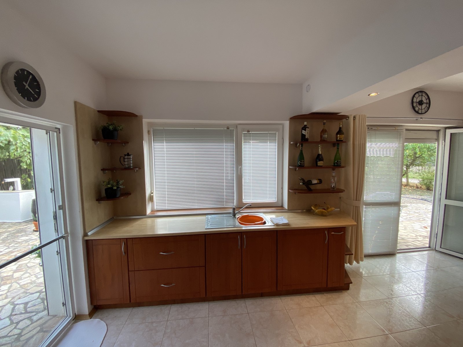Huge house 20 min from Balchik and the sea