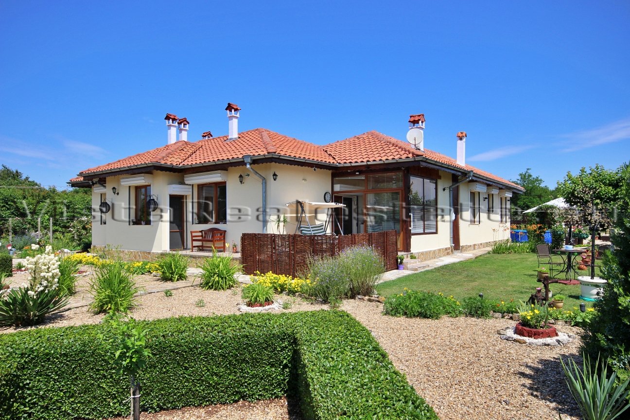 Two newly built houses just 20 min from Balchik and the sea