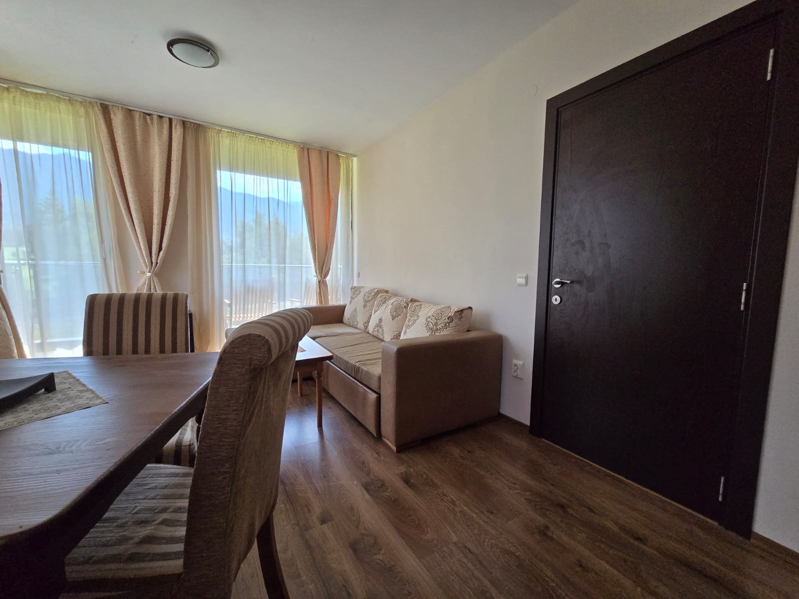 Spacious three-room apartment with mountain views in the luxury complex Cornelia Boutique & SPA, Bansko