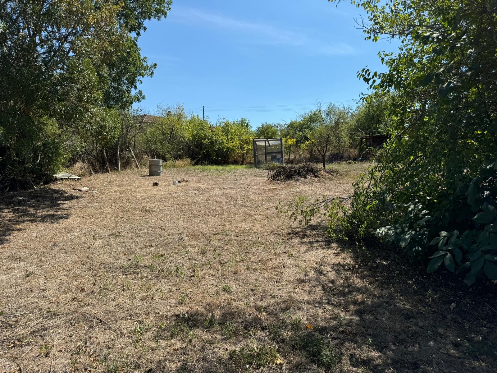 House with a large yard and swimming pool in the village of Bistrets, Sredets municipality