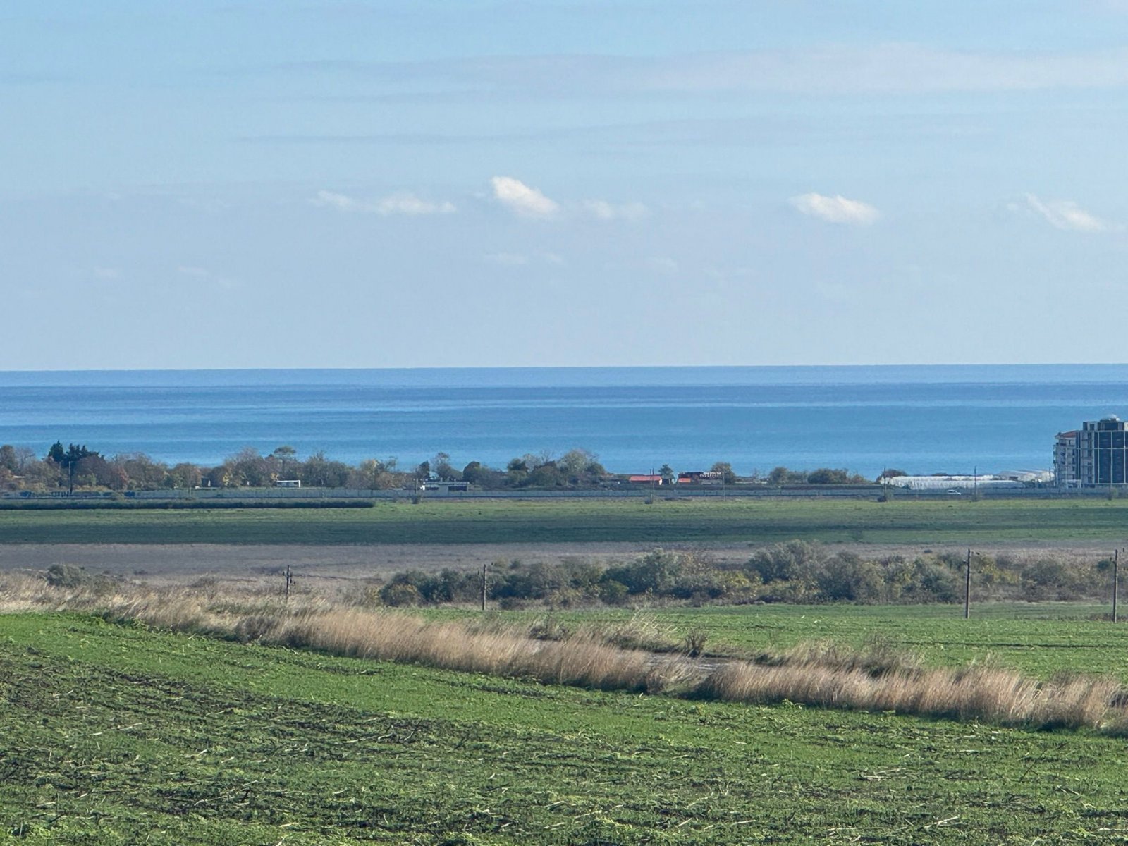 spacious two-story house with impressive sea views in Floral Hills, part of Vineyards Resort