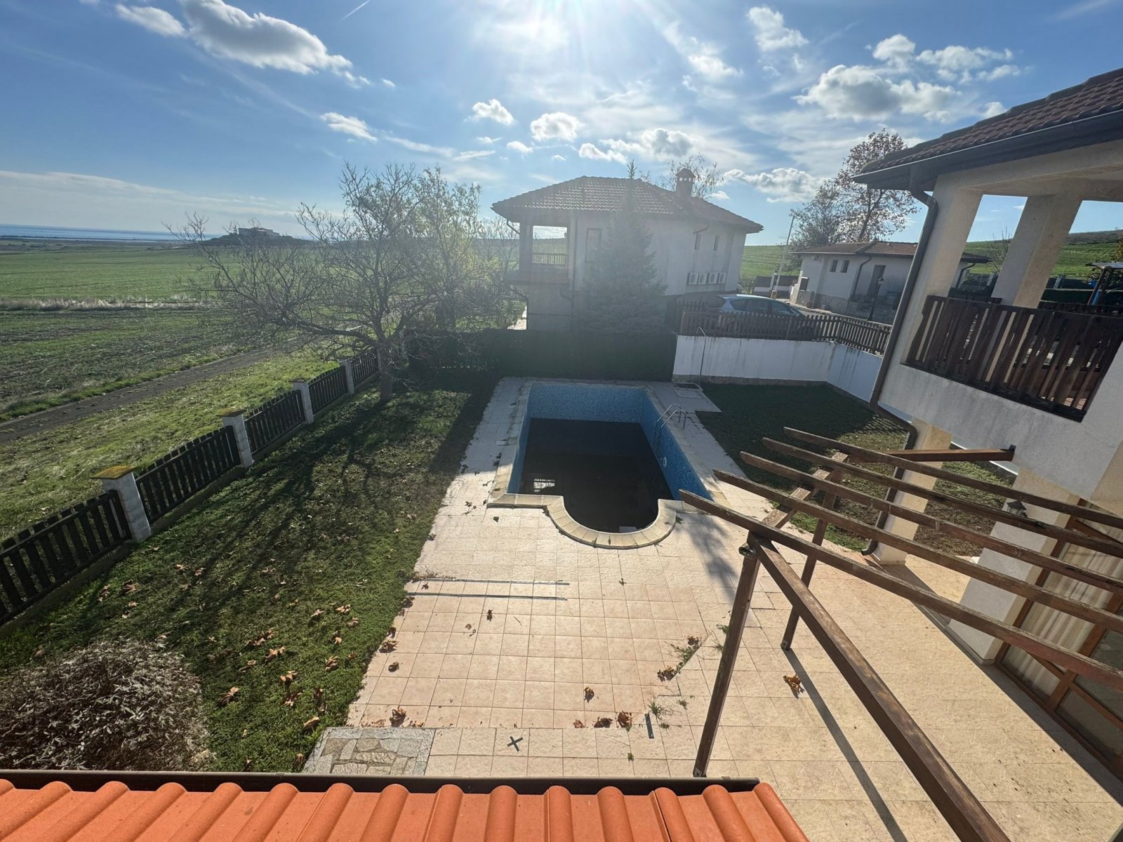 spacious two-story house with impressive sea views in Floral Hills, part of Vineyards Resort