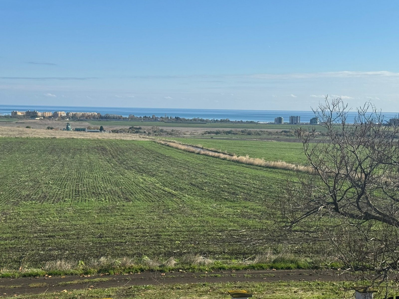 spacious two-story house with impressive sea views in Floral Hills, part of Vineyards Resort