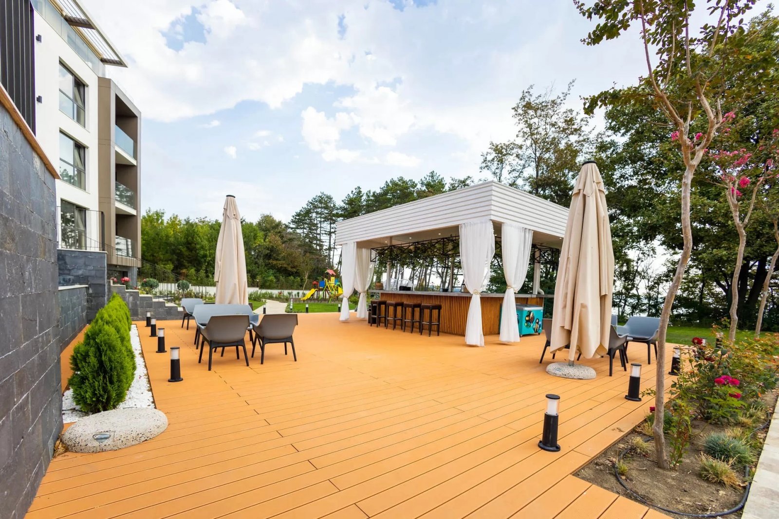 Fully furnished studio with beautiful sea and pool views, new, luxurious complex