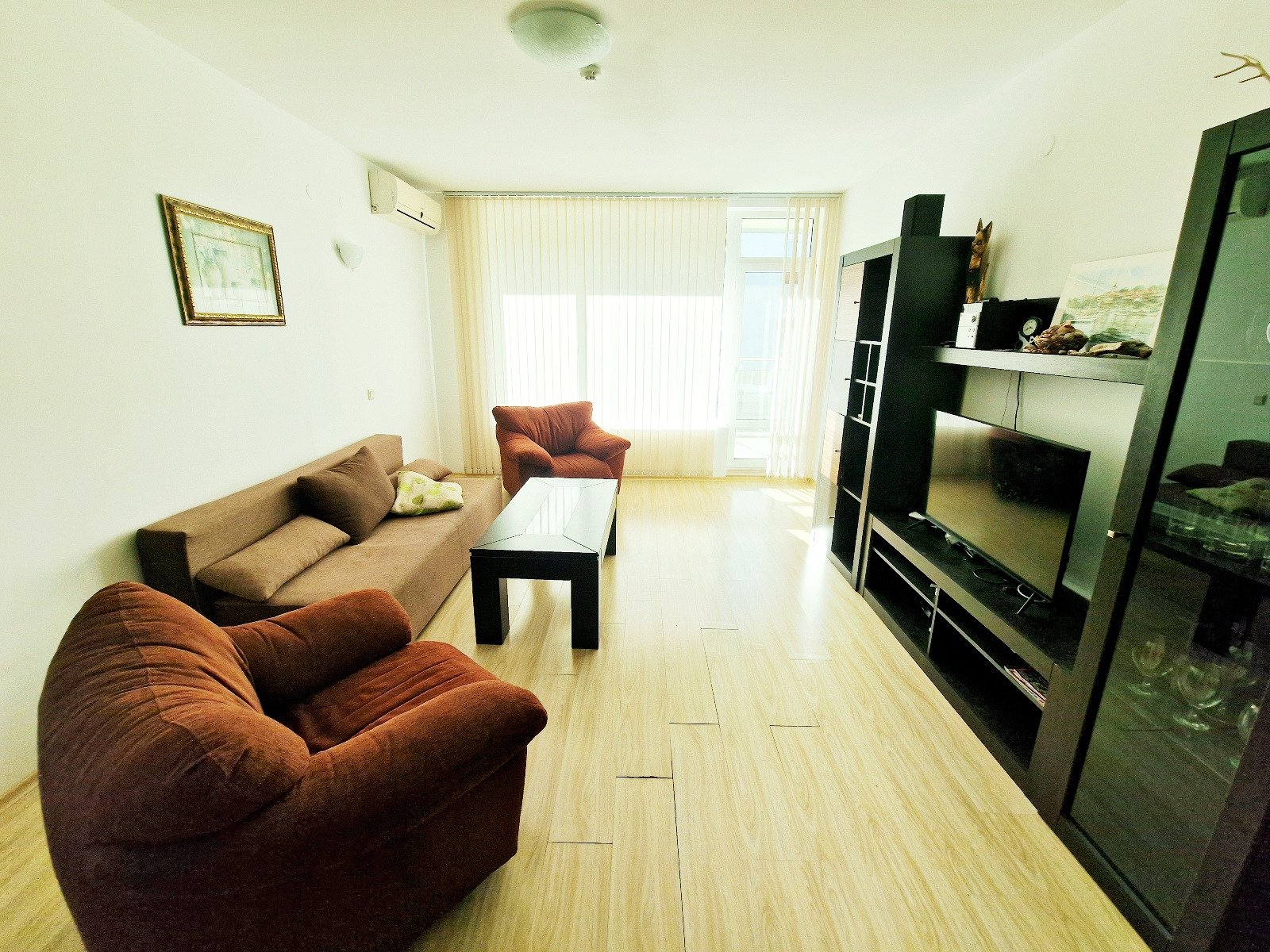 Geräumiges Zweizimmer-Apartment mit zwei Badezimmern, direkt am Strand von Byala