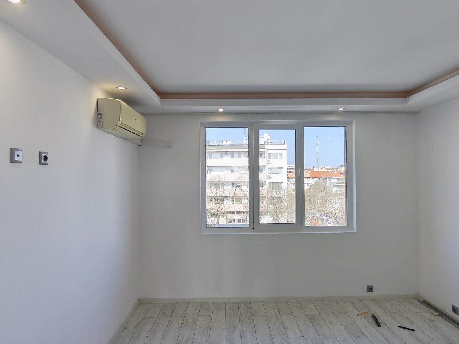 Spacious apartment in the old part of Pomorie with SEA VIEW + huge bonus terrace