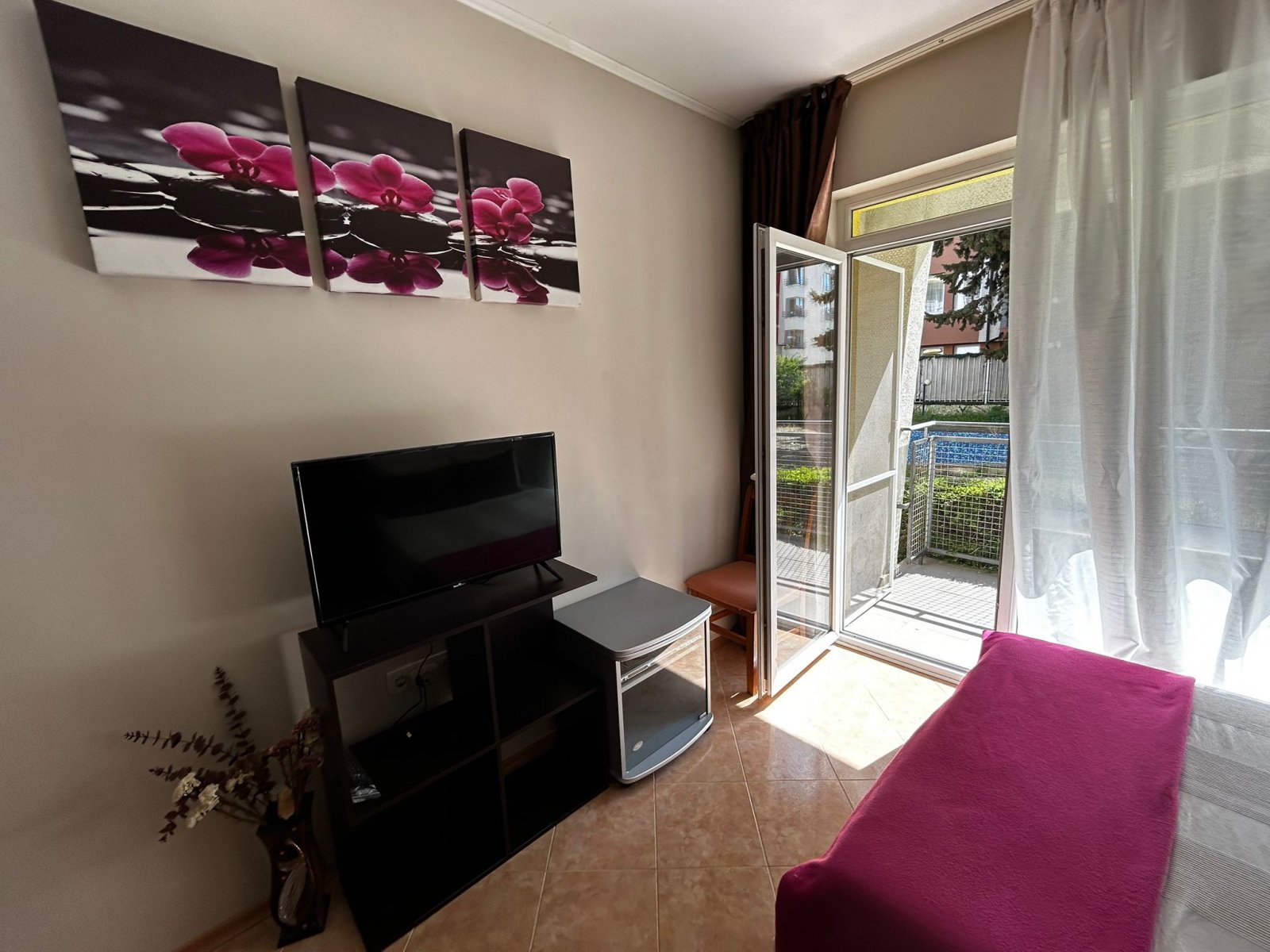 Spacious studio for sale in Sunset Beach 1 complex with minimal maintenance costs