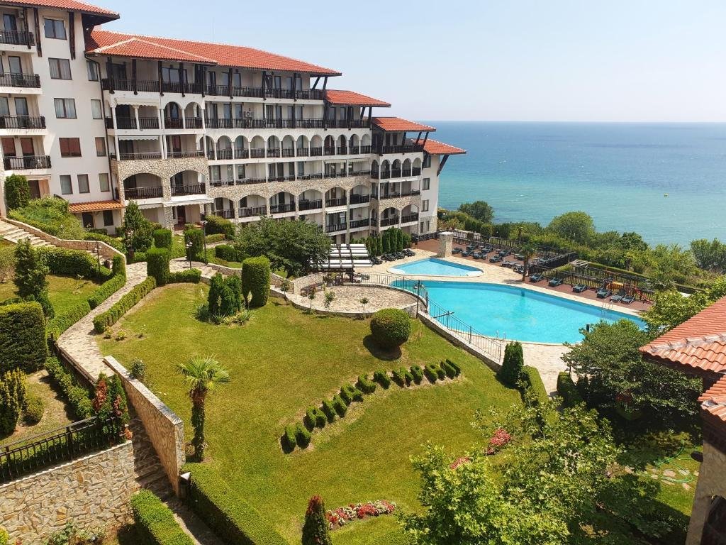 2-room apartment with sea view in a first-line complex, Manastira Sveti Vlas, Bulgaria