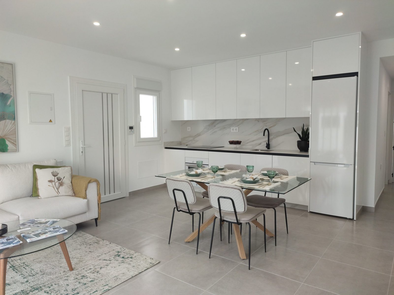 Modernes Haus in Spanien. In der Nähe von Meer und Golfplätzen. TOP-Preis!