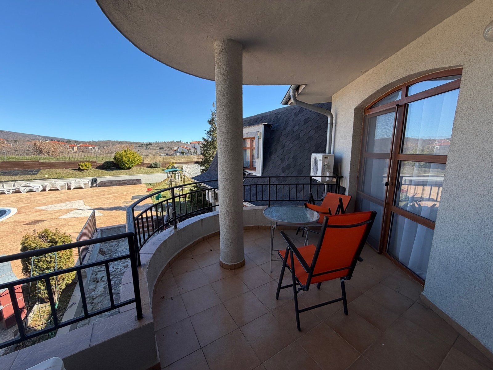 Three-room apartment with pool view in the Nessebar View complex, Kosharitsa, Bulgaria