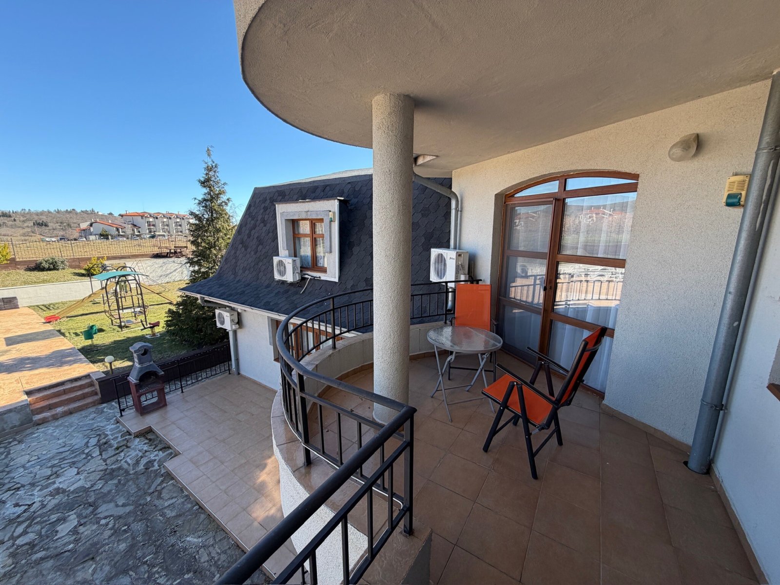 Three-room apartment with pool view in the Nessebar View complex, Kosharitsa, Bulgaria