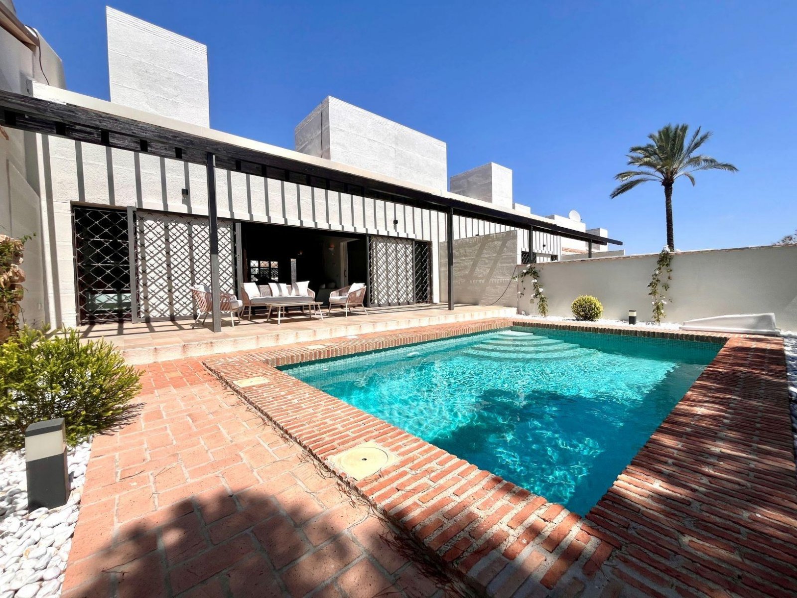 Luxuriöses Stadthaus mit privatem Pool direkt am Golfplatz, Peraleja Golf
