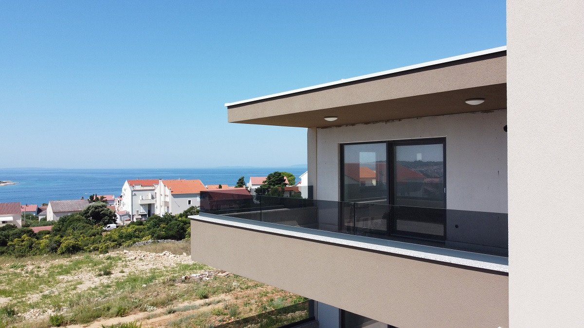 Luxury penthouse apartment with panoramic sea view, new building, Novalja