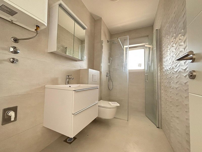 Luxury penthouse apartment with panoramic sea view, new building, Novalja