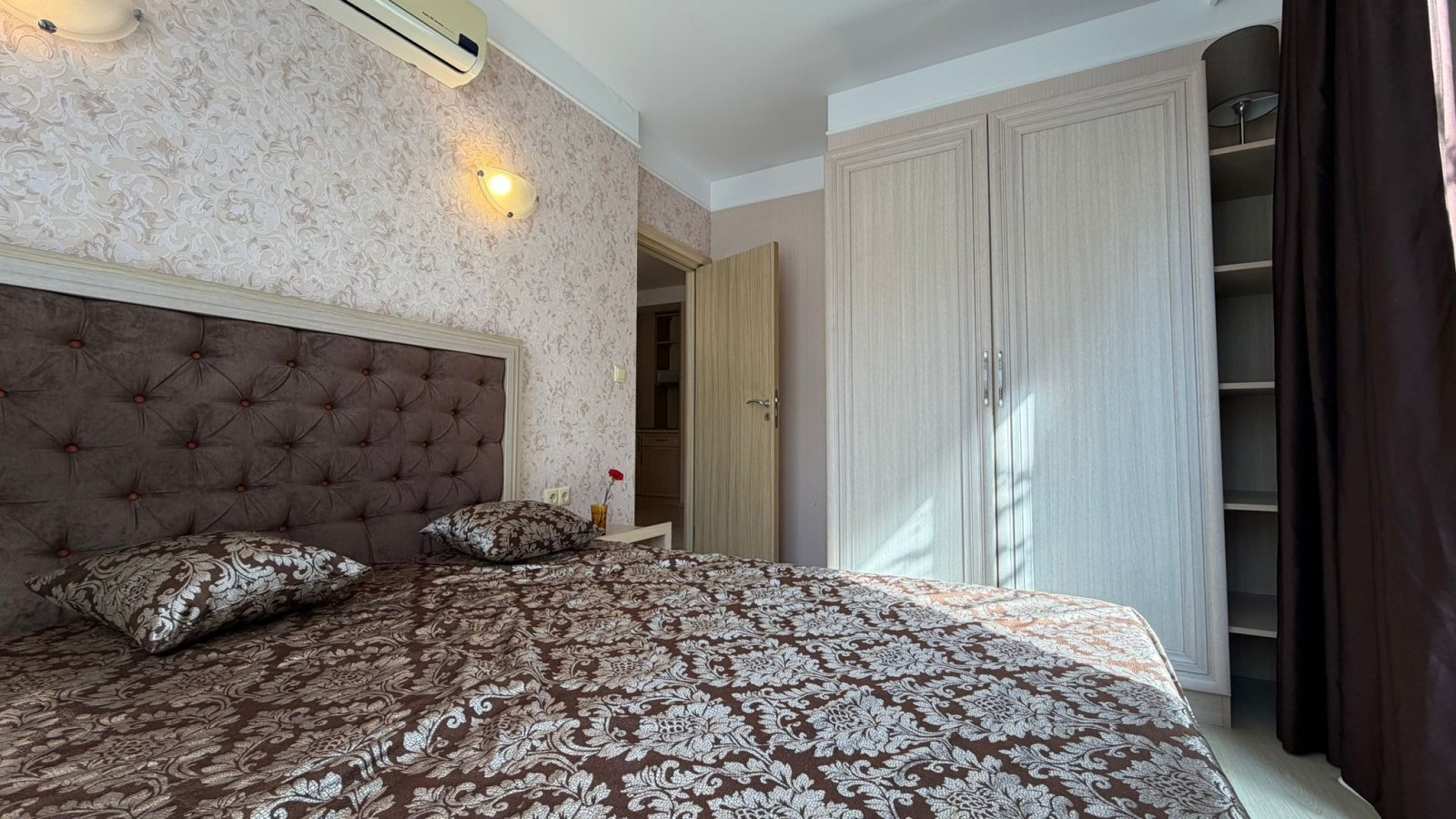 Three-room apartment in the exclusive Harmony Suites 3 complex, Sunny Beach, Bulgaria