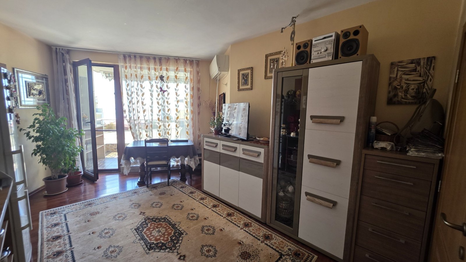 Two-room apartment with sea view in the Sirena complex in Sveti Vlas, Bulgaria