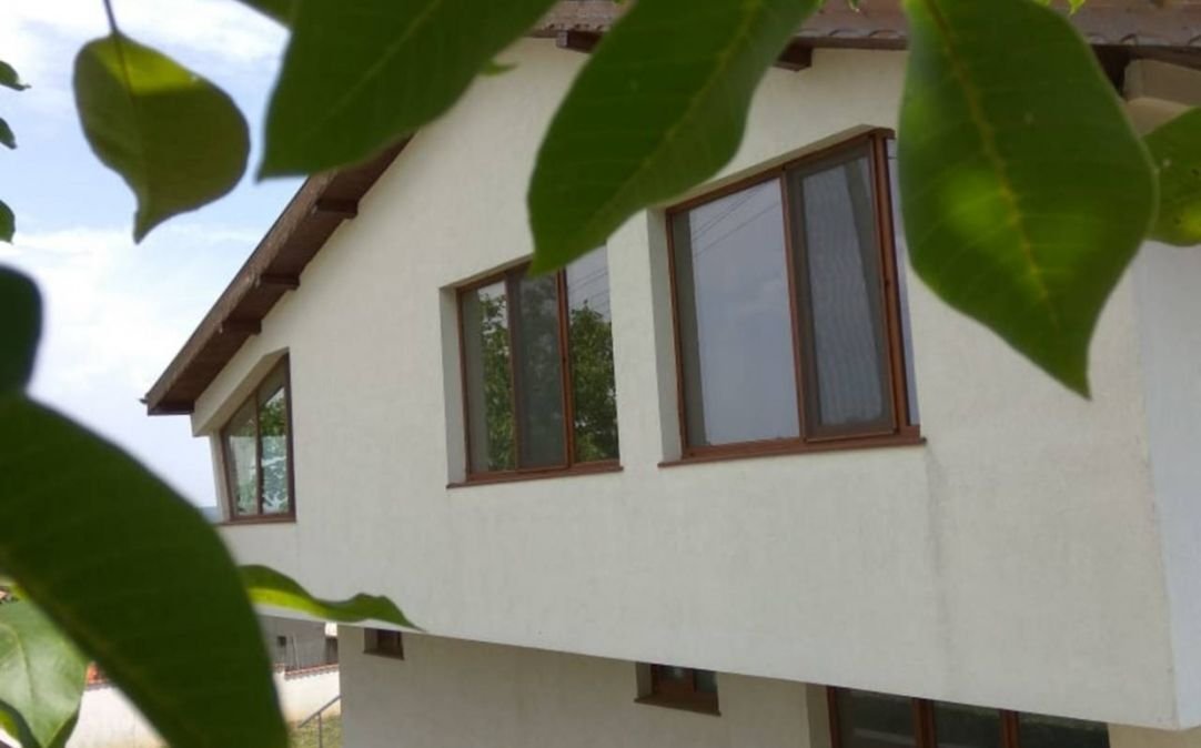 Generous house (370 m²) on a plot with its own vineyards in the village of Detelina, Varna region, Bulgaria for sale