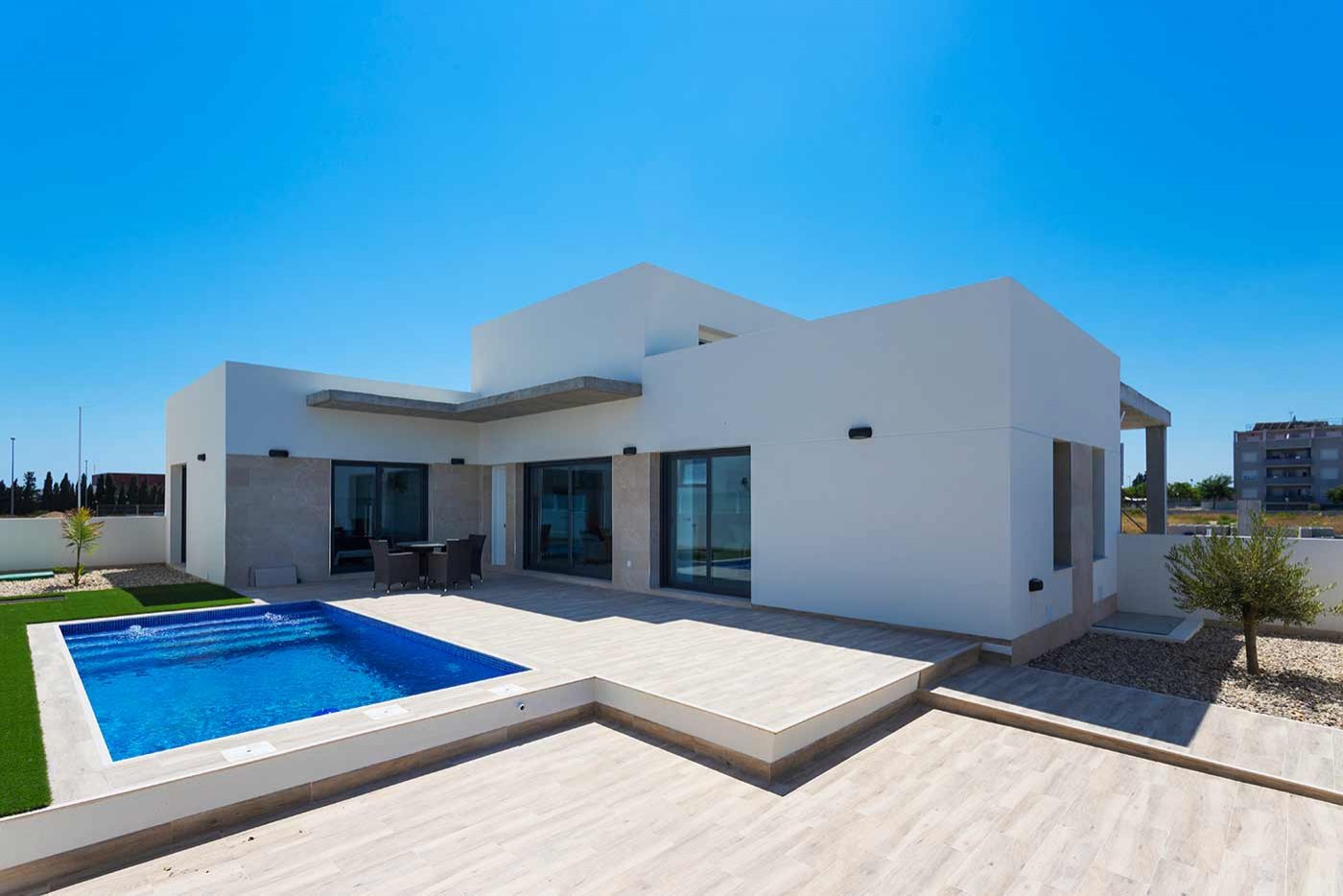 New villa with pool by the beach, Daya Nueva