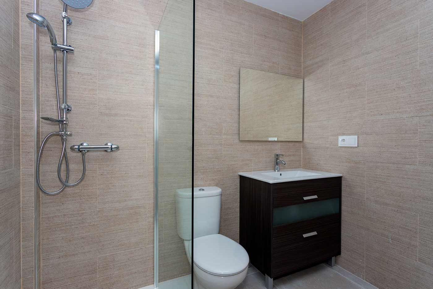 New villa with pool by the beach, Daya Nueva