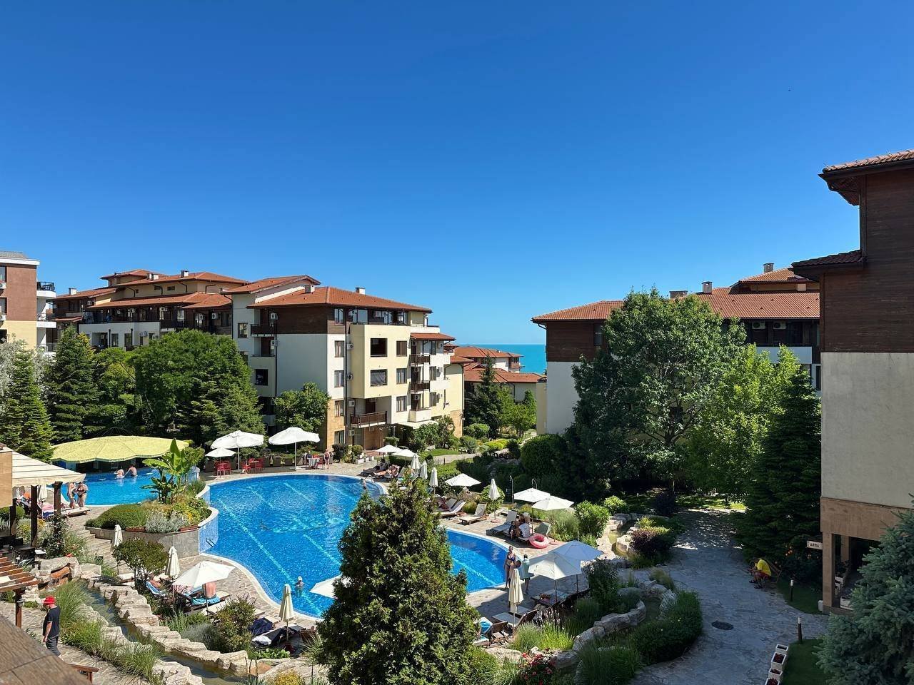 Two-room apartment with pool and sea view in the Garden of Eden complex in Sveti Vlas.