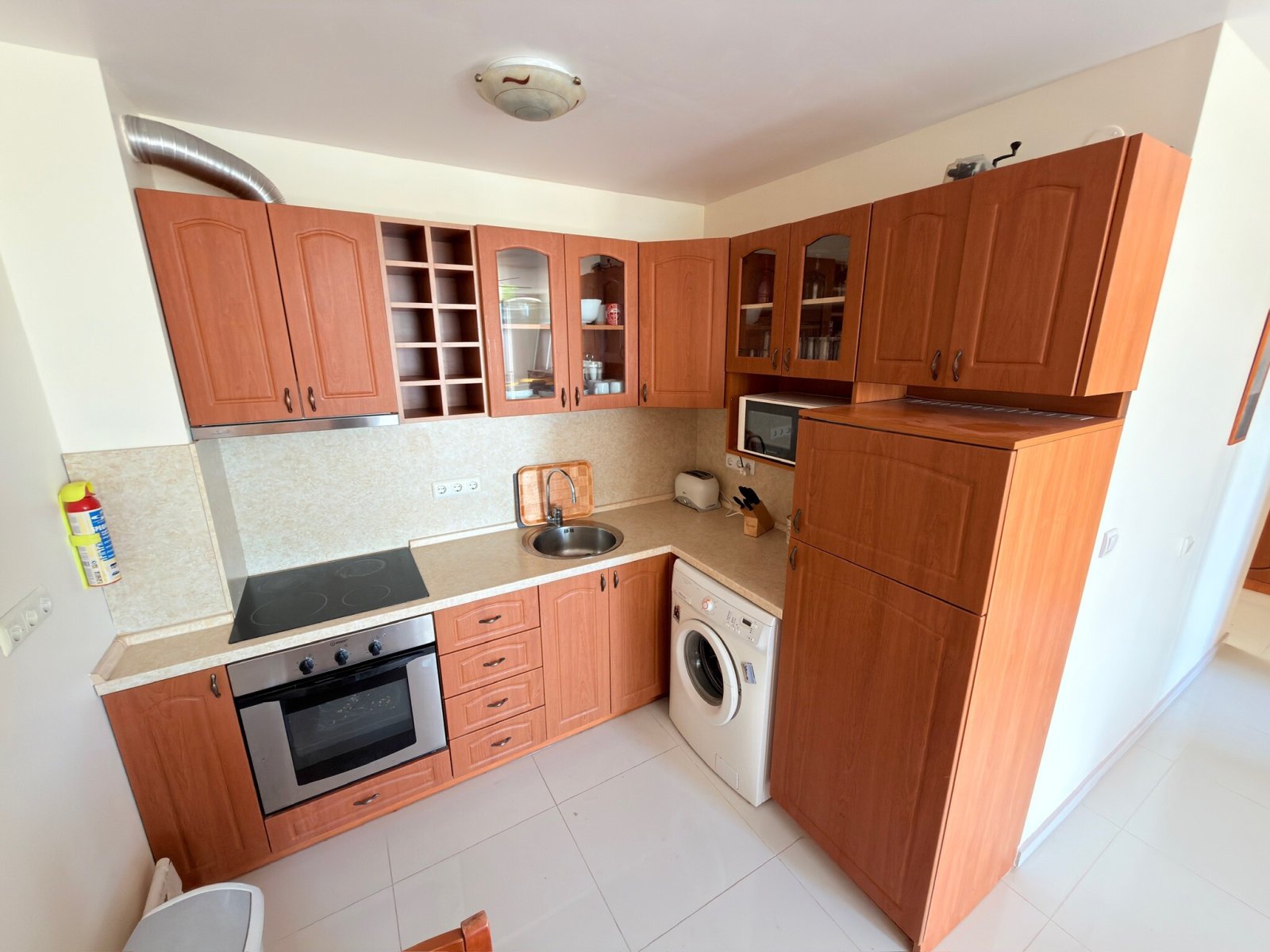 Two-room apartment with a view of the pool and the mountains in the Holiday Fort complex, Sunny Beach, Bulgaria