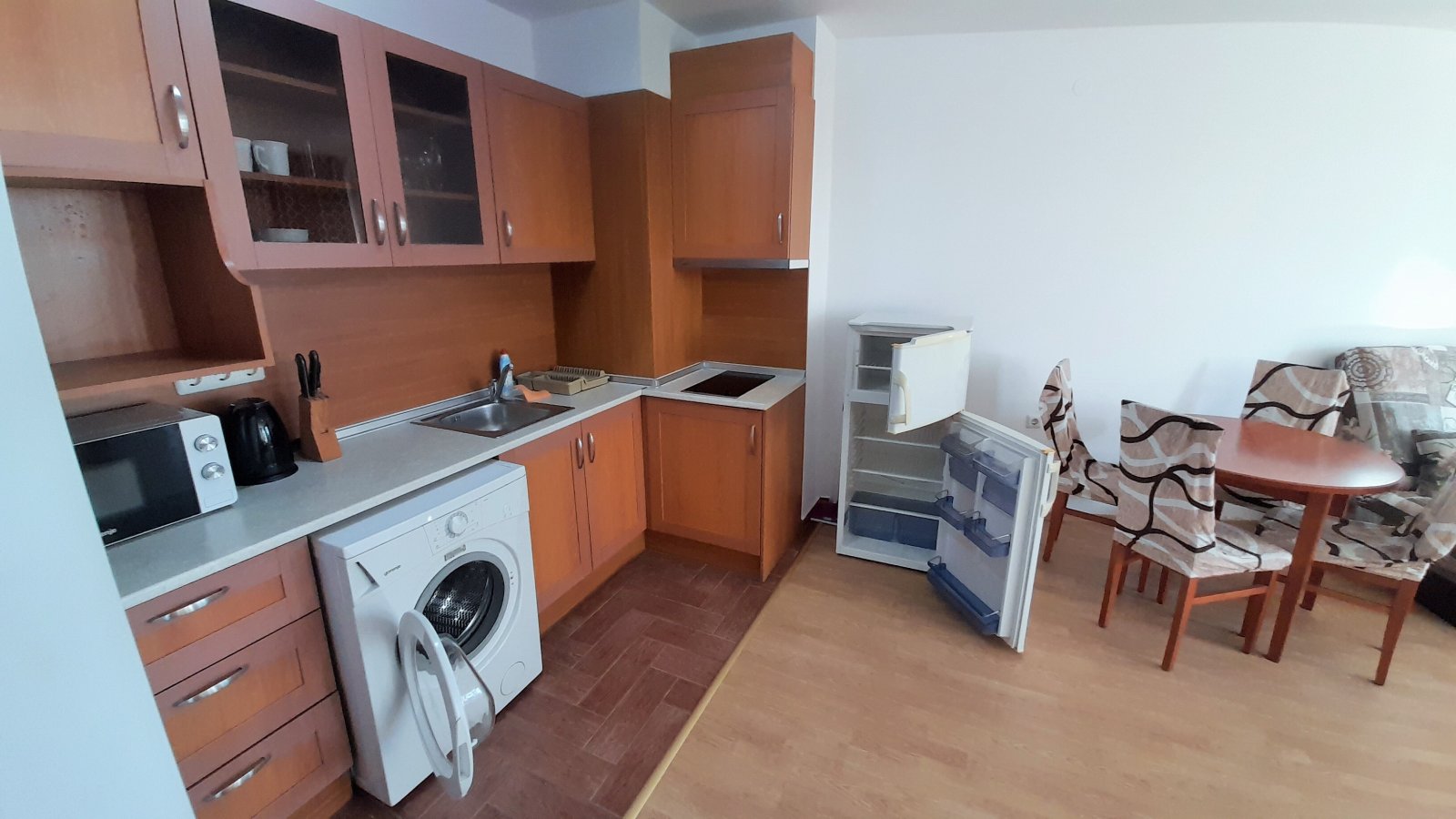 Two-room apartment in the Riviera Fort Beach residential complex directly on the sea in Rawda, Bulgaria