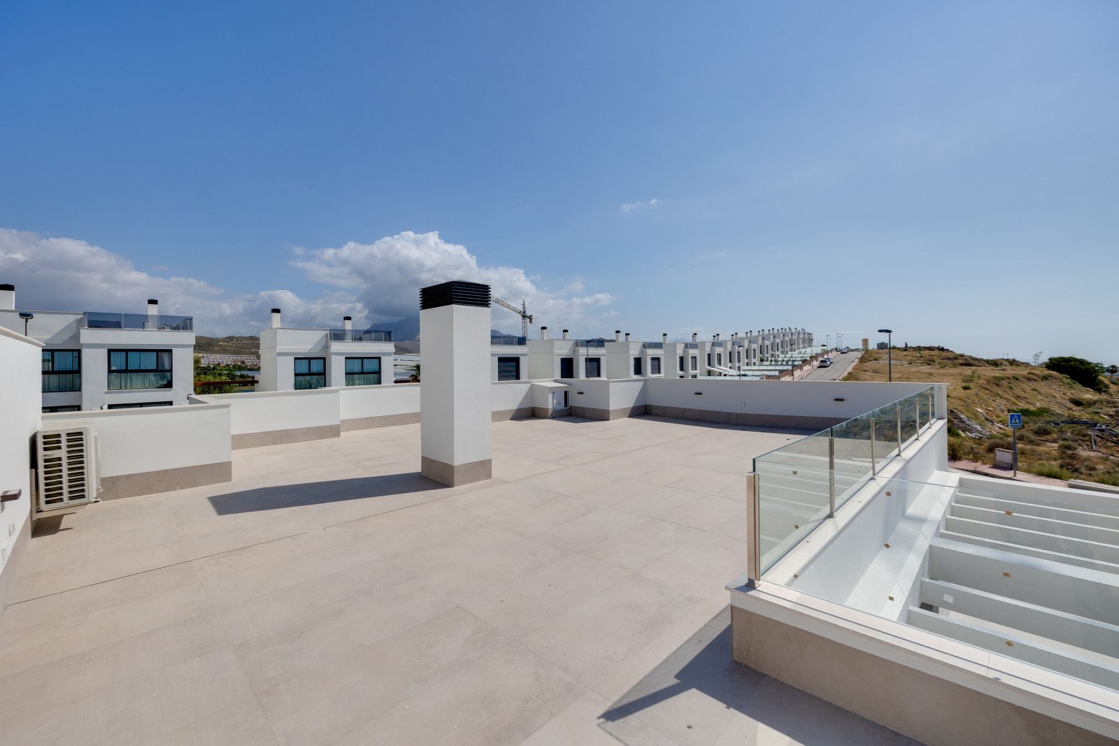 Modernes Stadthaus mit Pool am Meer, Mutxamel