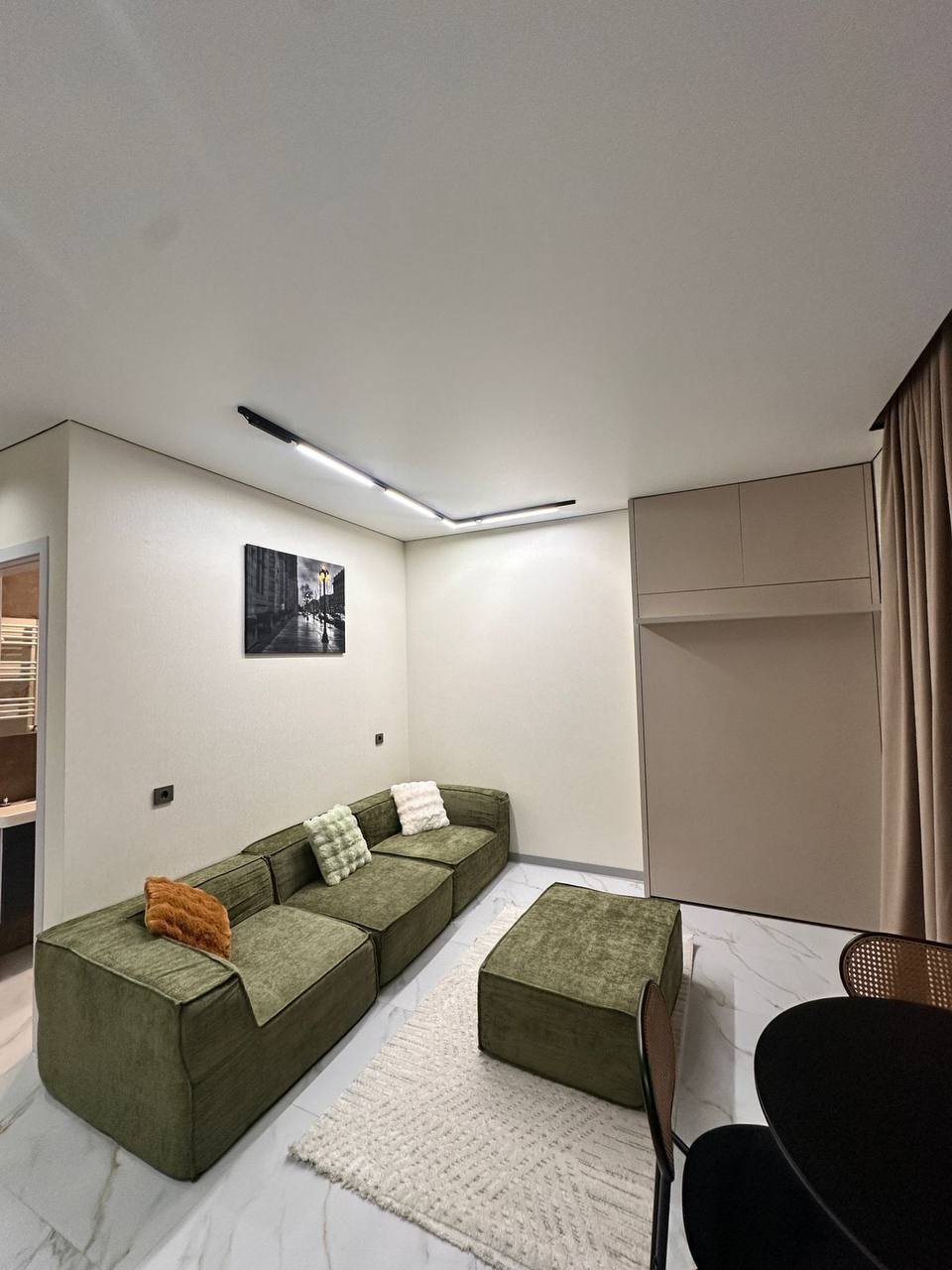Stilvolles Designer-Studio-Apartment in Batumi, Georgien – durchdachtes Raumkonzept, vollständig renoviert und bezugsfertig