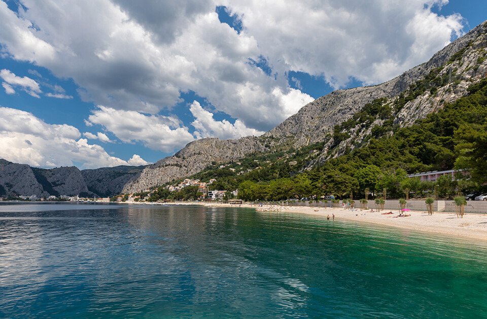 Exclusive building plot, first row to the sea in Omis